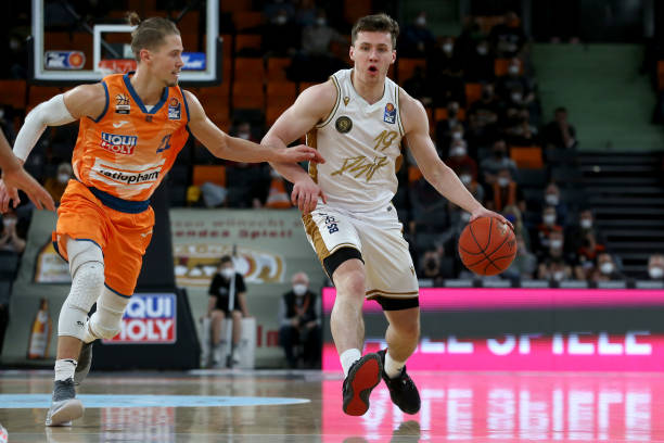 尤其是在拉 尤其是在拉